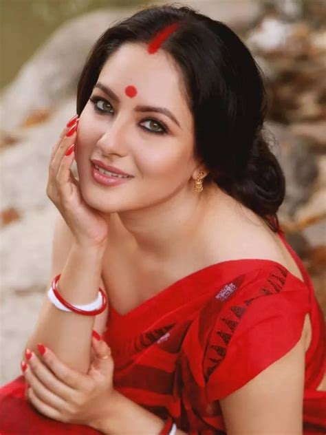 puja banerjee hot|Puja Banerjee an absolute stunner in saree .